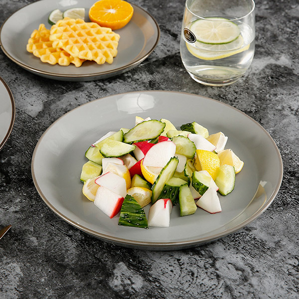 Light grey round dish